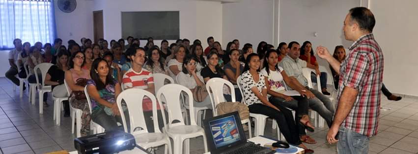 Palestra no Instituto Canção Nova